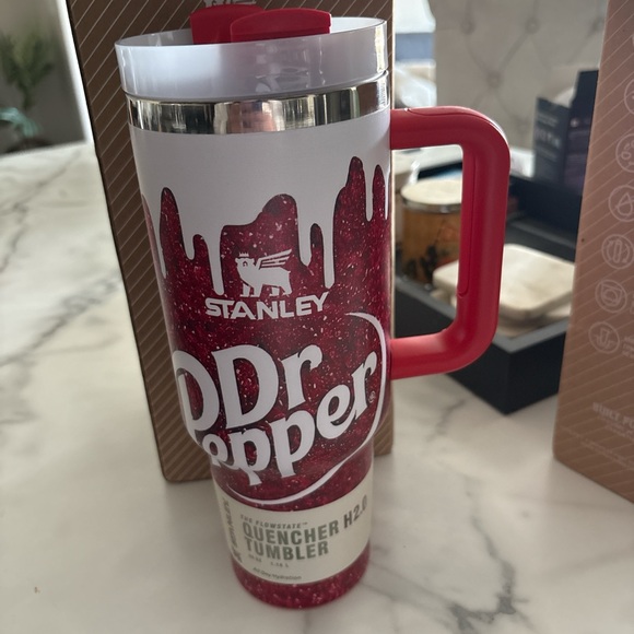 Stanley Dr Pepper Red and White Quencher Tumbler - Picture 1 of 2